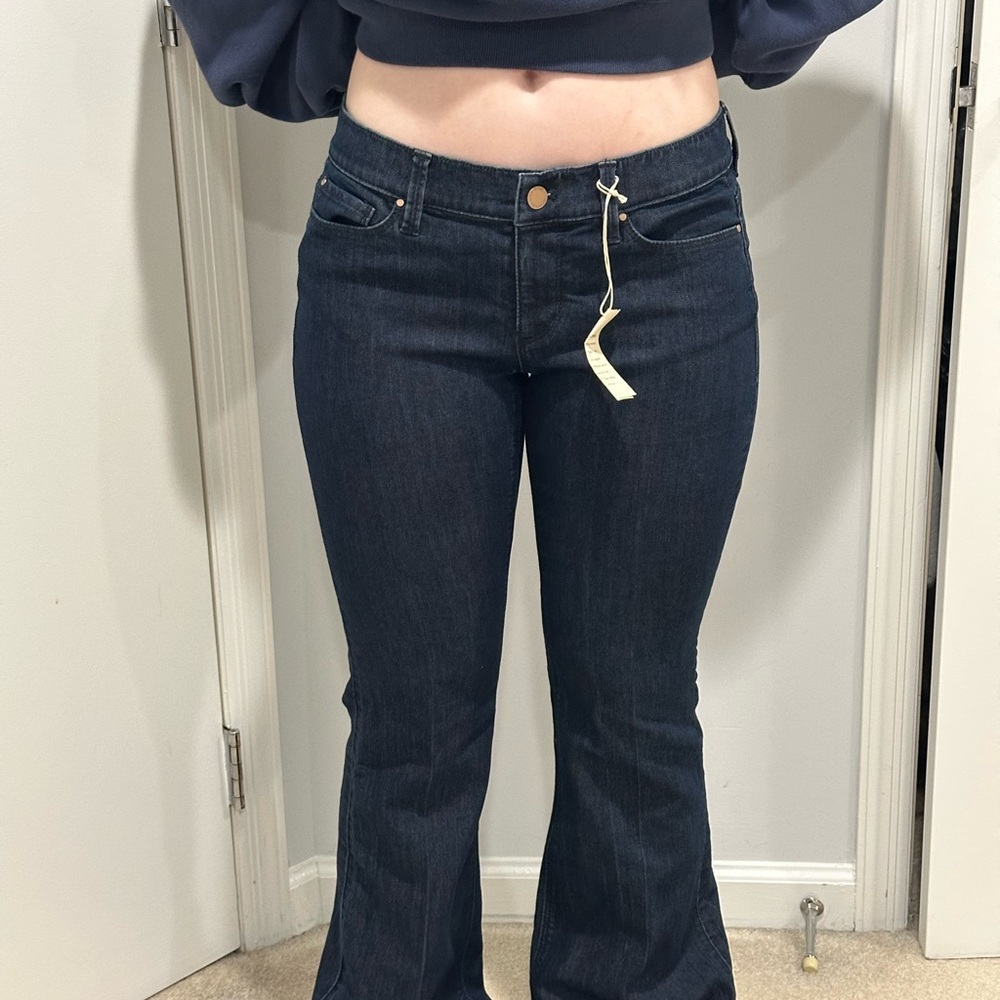 Ann Taylor dark wash bootcut jeans. NWT. VINTAGE 2000s. Size 4/6